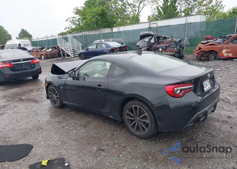 2020 Toyota 86 z USA, uszkodzony, nr VIN JF1ZNAA13L8752423